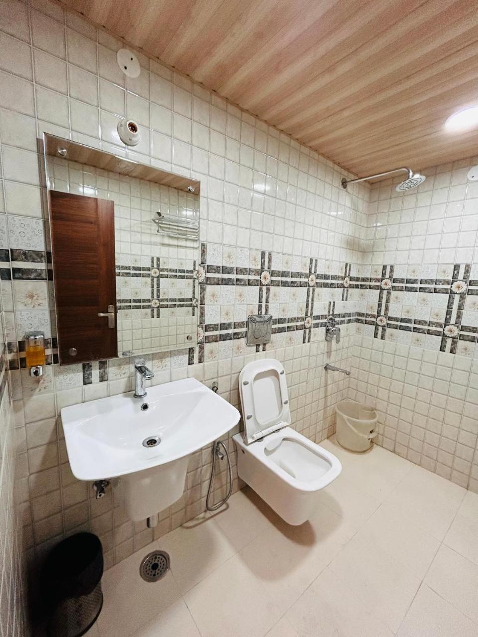 Yog Maya Regency B&B Shimla Exterior foto